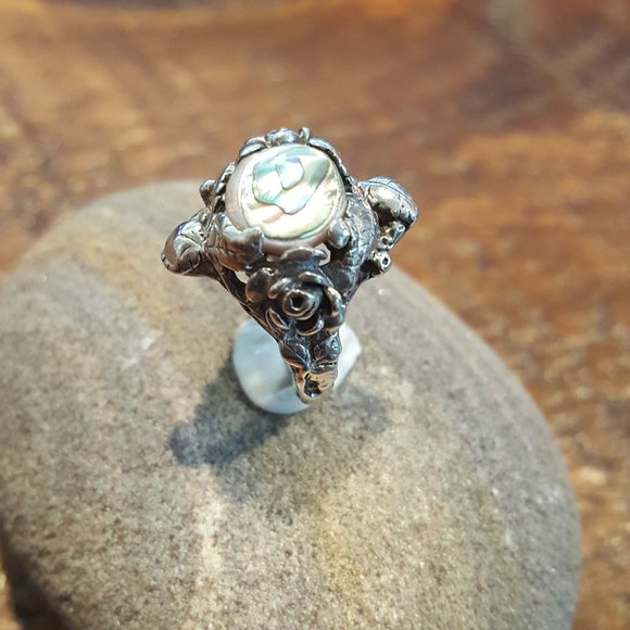 Sterling Rose and mother of pearl Ring - Picture 1 of 14